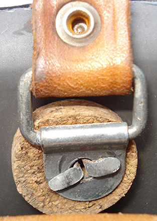 Support de jugulaire.