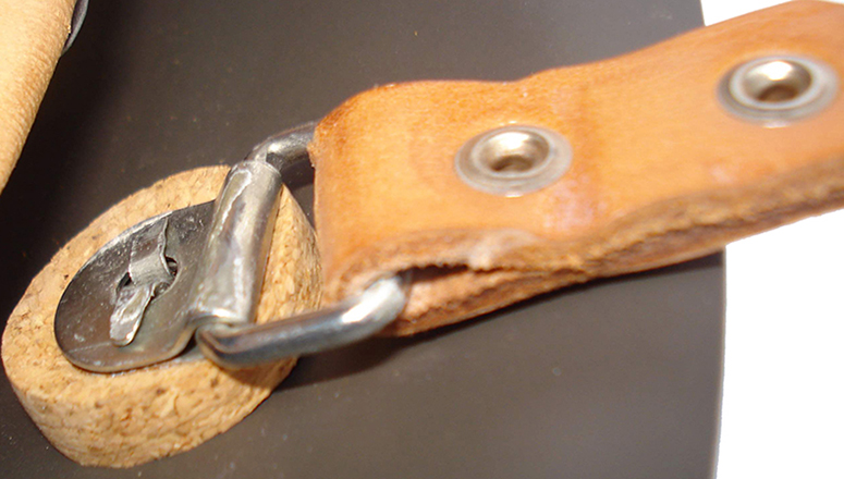 Support de jugulaire.