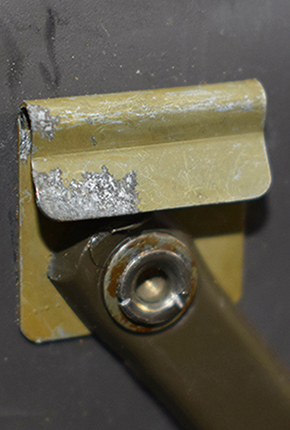 Support de jugulaire. Support de jugulaire.