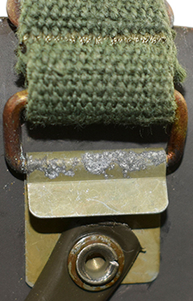 Support de jugulaire. Support de jugulaire.