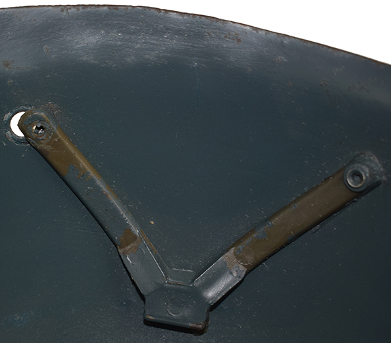 Support latéral opposé.