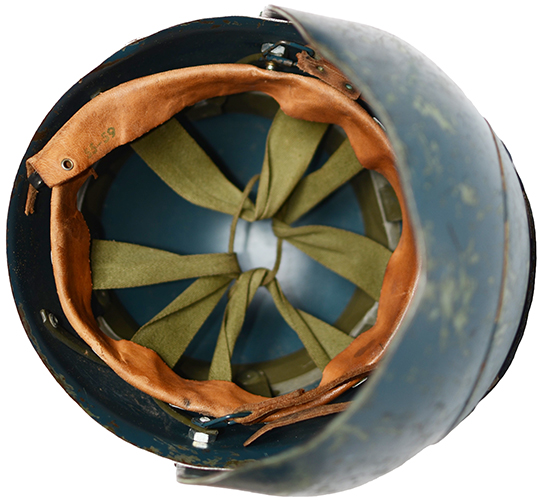 Exemplaire précoce avec jugulaire en cuir type modèle 37.