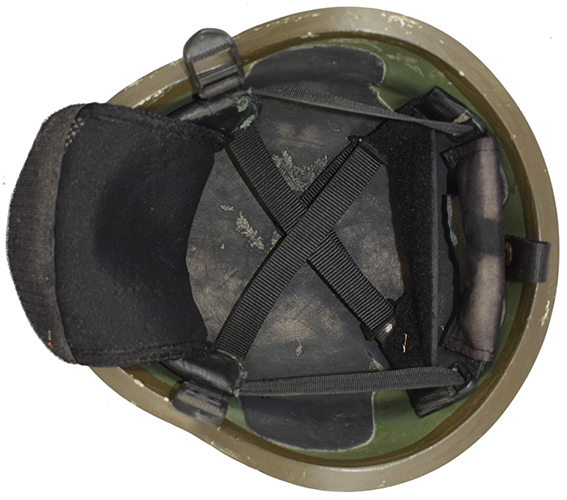 Fond en toile de la coiffe couvrant la suspension.