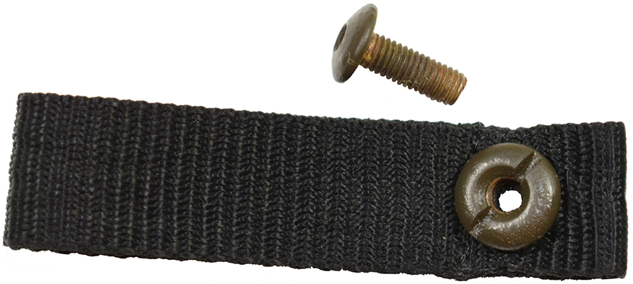 Boucle de passage arrière avec vis et écrou de maintien.