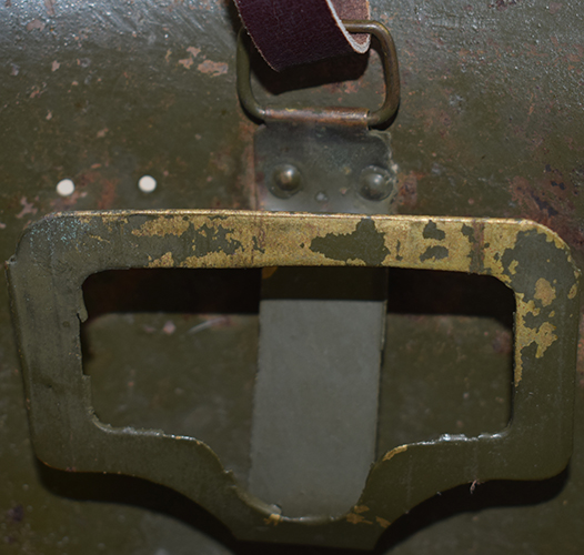 Pontet monté sur lame ressort latérale. Pontet monté sur lame ressort latérale.