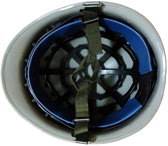 Intérieur avec coiffe solidaire de la bombe. Intérieur avec coiffe solidaire de la bombe.