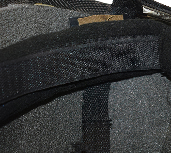 Bande velcro pour le réglage de la taille. Bande velcro pour le réglage de la taille.