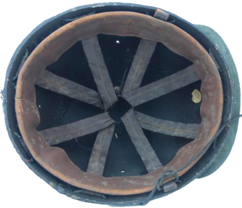 Coiffe produite par Empire Rubber Company.