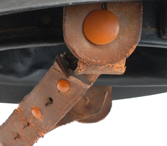 Boutonnière de maintien.