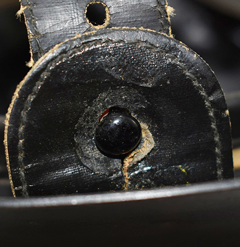 Par téton de l'autre.