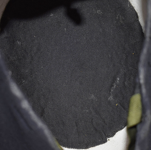 Fond de coiffe en mousse recouvert de toile. Fond de coiffe en mousse recouvert de toile.