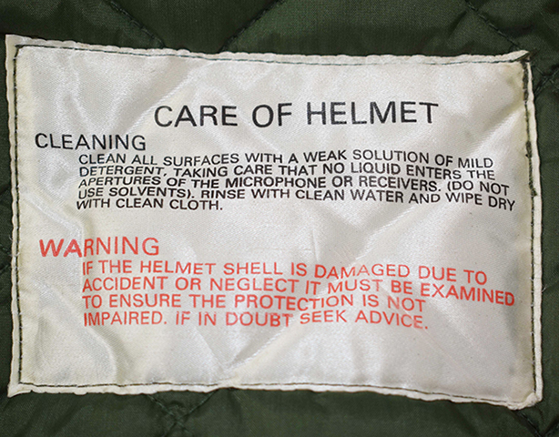 Étiquette d'instruction d'entretien. Étiquette d'instruction d'entretien.