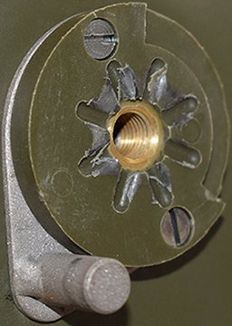 Support droit avec point d'ancrage. Support droit avec point d'ancrage.