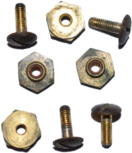 Vis et écrou de type Simmonds. Vis et écrou de type Simmonds.
