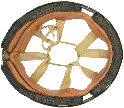 Coiffe, vue &agrave; plat - envers.