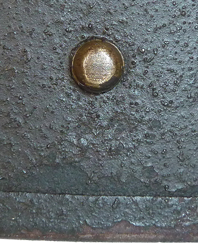 Rivet extérieur. Rivet extérieur.