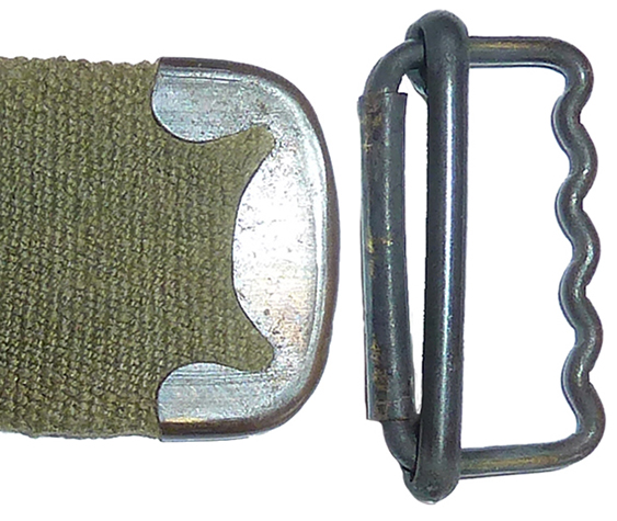 Ferrure de renfort et boucle coulissante. Ferrure de renfort et boucle coulissante.