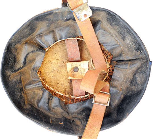 Coiffe en deux parties, envers/revers. Coiffe en deux parties, envers/revers.