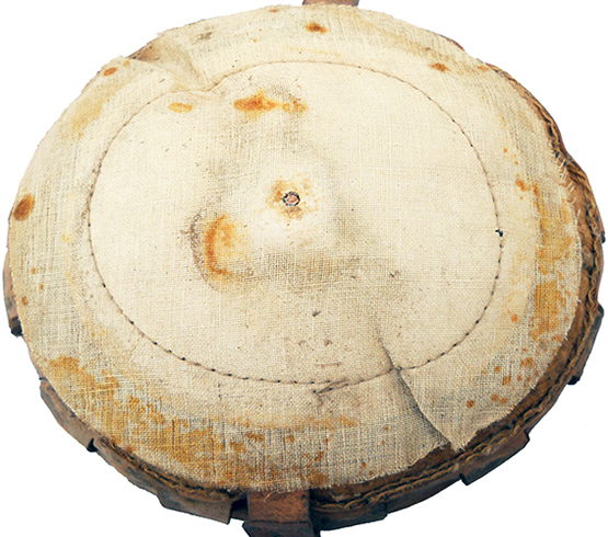 Coiffe en deux parties, envers/revers. Coiffe en deux parties, envers/revers.