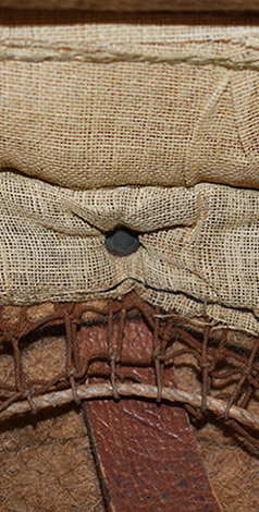 Rivet de montage latéral. Rivet de montage latéral.