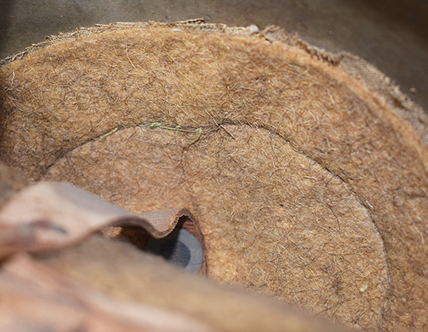 Disposition du tampon ovale au fond de la bombe. Disposition du tampon ovale au fond de la bombe.