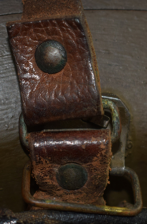 Détails rivets de maintien de l'extrémité fixe. Détails rivets de maintien de l'extrémité fixe.