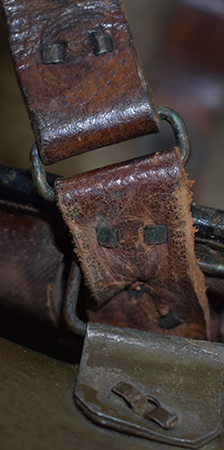 Détails rivets de maintien de l'extrémité fixe. Détails rivets de maintien de l'extrémité fixe.