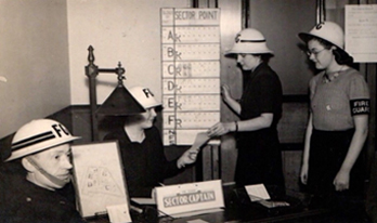 Sector Captain, Block Leader et 2 Fire Guards. Sector Captain, Block Leader et 2 Fire Guards.