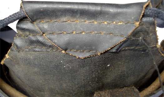 Verso d'une dent de coiffe. Verso d'une dent de coiffe.