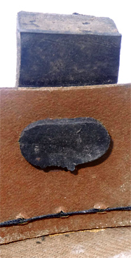 Tenon en place dans le bandeau. Tenon en place dans le bandeau.