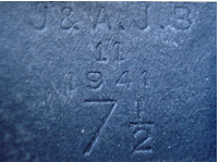 Toile cirée de 6 ¼ rallongée d'une dent, pour s'adapter à une armature de 7 ½. Toile cirée de 6 ¼ rallongée d'une dent, pour s'adapter à une armature de 7 ½.