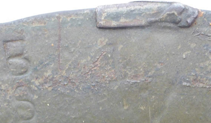 Exemple d'un jonc retiré dont il ne reste que le point de soudure. Exemple d'un jonc retiré dont il ne reste que le point de soudure.