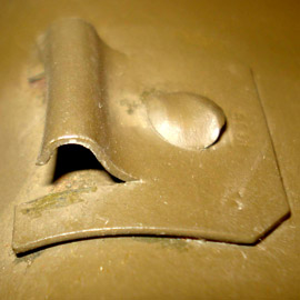 Vue latérale droite. Vue latérale droite.