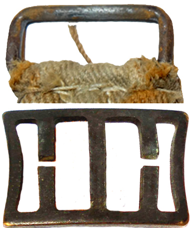 Jugulaire Mark IIA, anneau métal ferreux. Jugulaire Mark IIA, anneau métal ferreux.