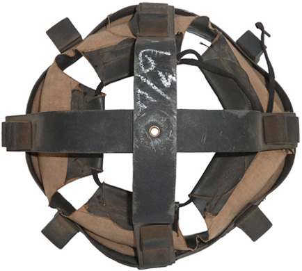 Coiffe - vue de l'armature de maintien. Coiffe - vue de l'armature de maintien.