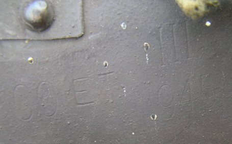 RO & Co - 1945 (marquage estampé sur le côté). RO & Co - 1945 (marquage estampé sur le côté).