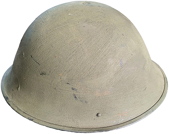 Exemplaire noir repeint, vue de côté.