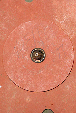 Positionnement au dessus de l'armature. Positionnement au dessus de l'armature.