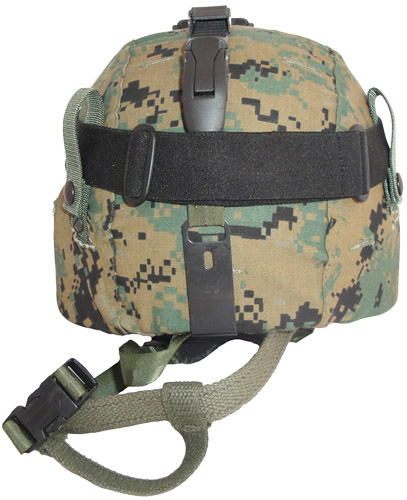 Crochet de fixation arrière, et jugulaire complémentaire. Crochet de fixation arrière, et jugulaire complémentaire.