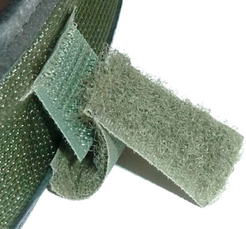 Patte velcro de maintien. Patte velcro de maintien.