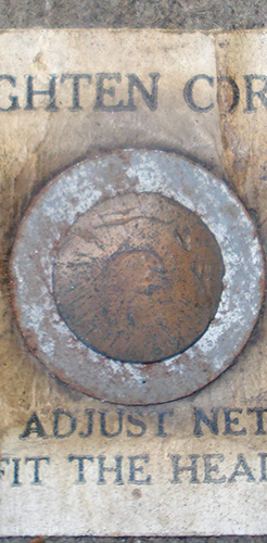 Rivet clou en cuivre. Rivet clou en cuivre.