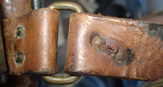 Détails maintien par rivet fendu. Détails maintien par rivet fendu.