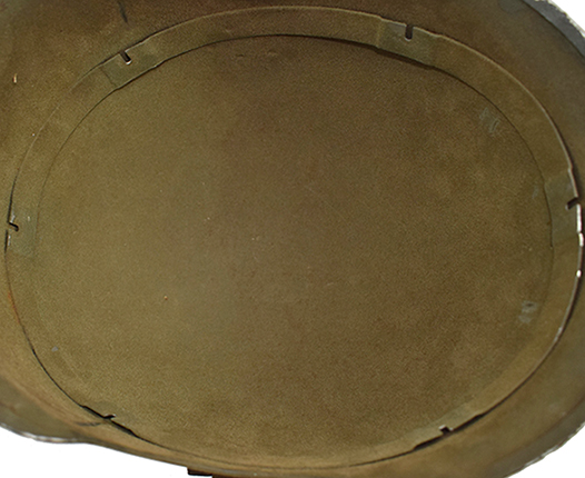 Cerclage métallique destiné à retenir la suspension.