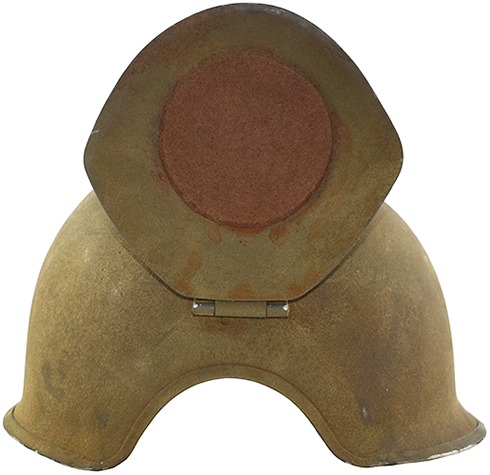 Détails échancrures latérales.