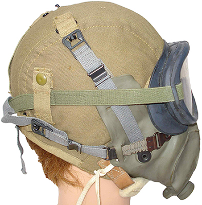 Serre-tête, masque à oxygène et lunettes de protection.