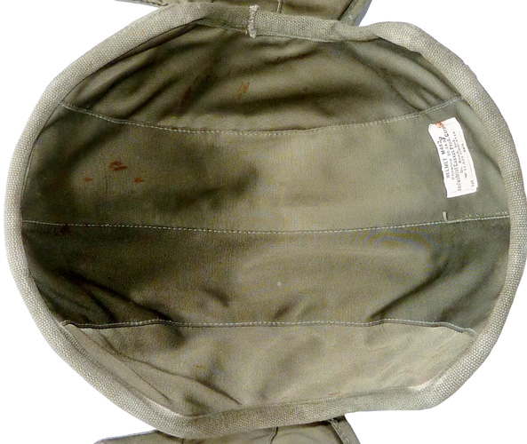 Intérieur. Intérieur.