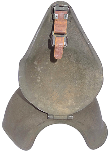 Détails échancrures latérales. Détails échancrures latérales.