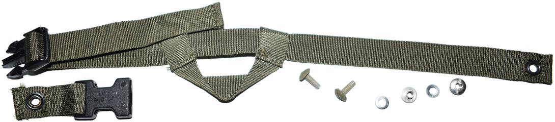 Ensemble de la jugulaire, partie longue munie d'une mentonnière et partie courte, visserie de fixation. Ensemble de la jugulaire, partie longue munie d'une mentonnière et partie courte, visserie de fixation.