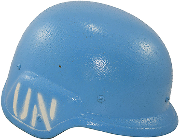 Casque peint pour utilisation sous contrat des nations unies. Casque peint pour utilisation sous contrat des nations unies.
