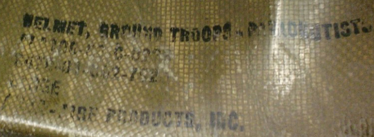 Marquage tamponné à l'arrière. Marquage tamponné à l'arrière.